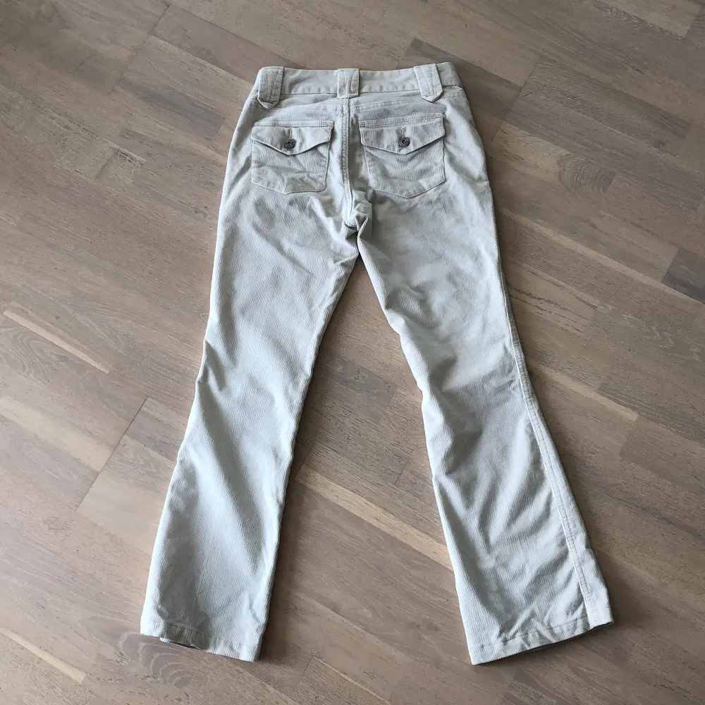 Vintage low waist bootcut gap byxor. Säljes pga inte så mycket användning💕 . Jeans & Byxor.
