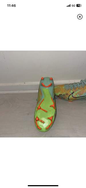 Nike Mercurial fotbollskor  Size 40,5 Skick 8,5/10 Pris kan diskuteras  Tyvärr ingen kvitto eller box 