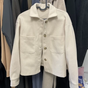 Jacka - Fin höstjacka använd fåtal gånger 