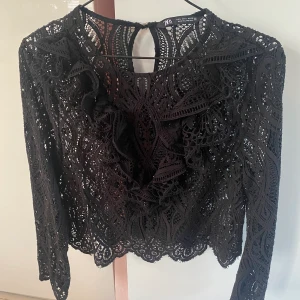 Zara tröja  - En fin fest tröja gån zara! Nästan aldrig använd! 