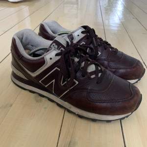 New balance 574 i brunt läder!  Stl 41.5! 