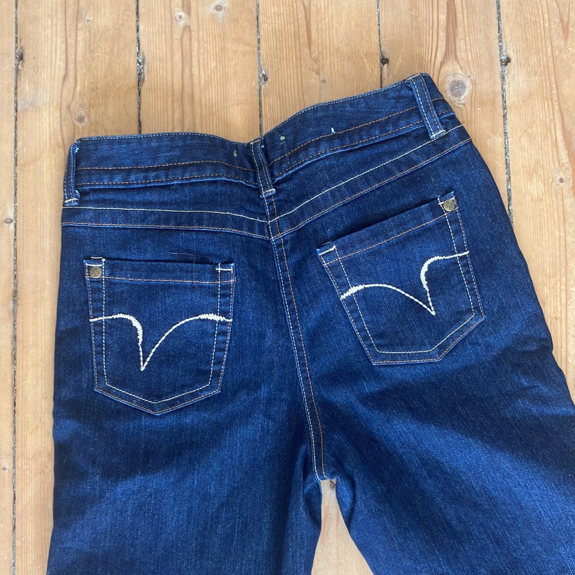 Jeans med mörk tvätt - 90