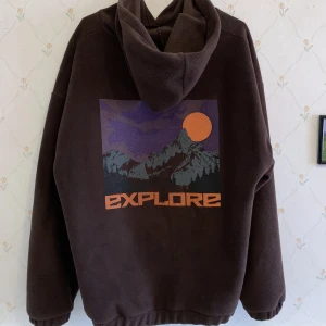 Fleecehoodie  - DM för köp! Fleeceaktik och mysig hoodie från Urban outfitters. Ställ gärna frågor om du har. Mycket bra skick samt pris kan diskuteras. 