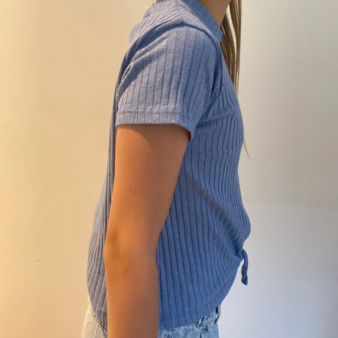 Blå tröja med knut - 90