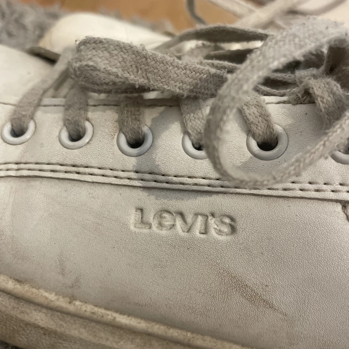 Levis skor  - 91