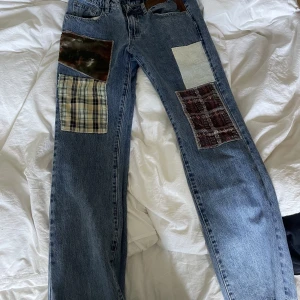 Jaded london patchwork jeans - Använda en gång så dom är så gott som nya. Ny pris 639kr.