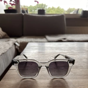 Chimi - Säljer ett par helt sprillans nya Chimi 04 som passar perfekt till vår, höst och sommaren. Låda finns självklart med. Nypris 1250kr mitt pris 650kr