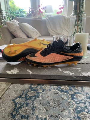 Nike hypervenom fotbollsskor  - Nike hypervenom 2013 Storlek 40 1200 + frakt  
