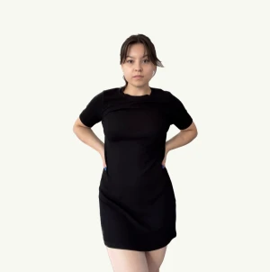 Ribbad klänning  - Kort T-shirtklänning   Ribbat tyg  40kr + frakt eller mötas i Uppsala 