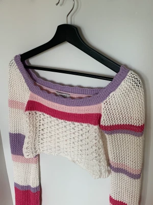 Topp chiquelle - Söt stickad topp i rosa färger