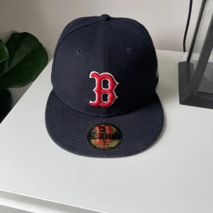 Boston New Era keps  - 59Fifty Boston New Era Keps, som knappt är använd. 