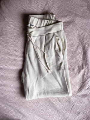 Stickade mjukisbyxor, Zara - Stickade mjukisbyxor från Zara  Strl L 💕