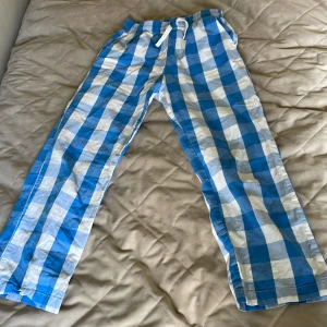 Blåa pyjamas byxor - Snygga blåa pyjamas byxor💙