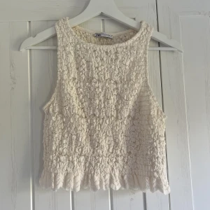 Zara topp - En spets topp från Zara! 