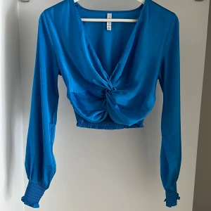 Topp - Silkes aktiv topp från Newyorker, passar jätte fint på någon med en varm underton 🌺