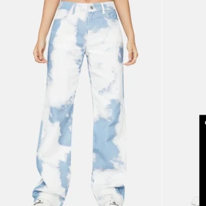 Mid waisted jaded London cloud jeans - Säljer ett par oanvända jeans från jaded London, skriv för fler egna bilder! 