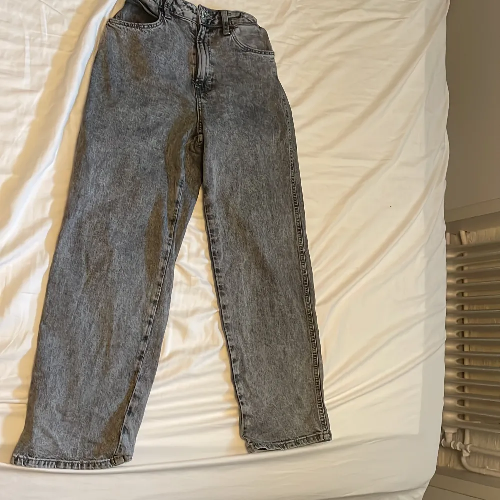 Feta jeans från hm storlek 152 passar 11-13 åringar kan passa äldre. Jeans & Byxor.