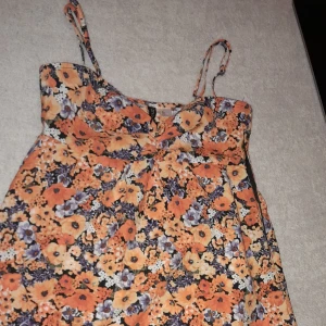 Säljer för 25kr  - Bra pris från h&m storlek xs