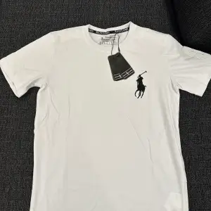 Fin vit t-shirt, helt ny 1:1 Storlek:S  