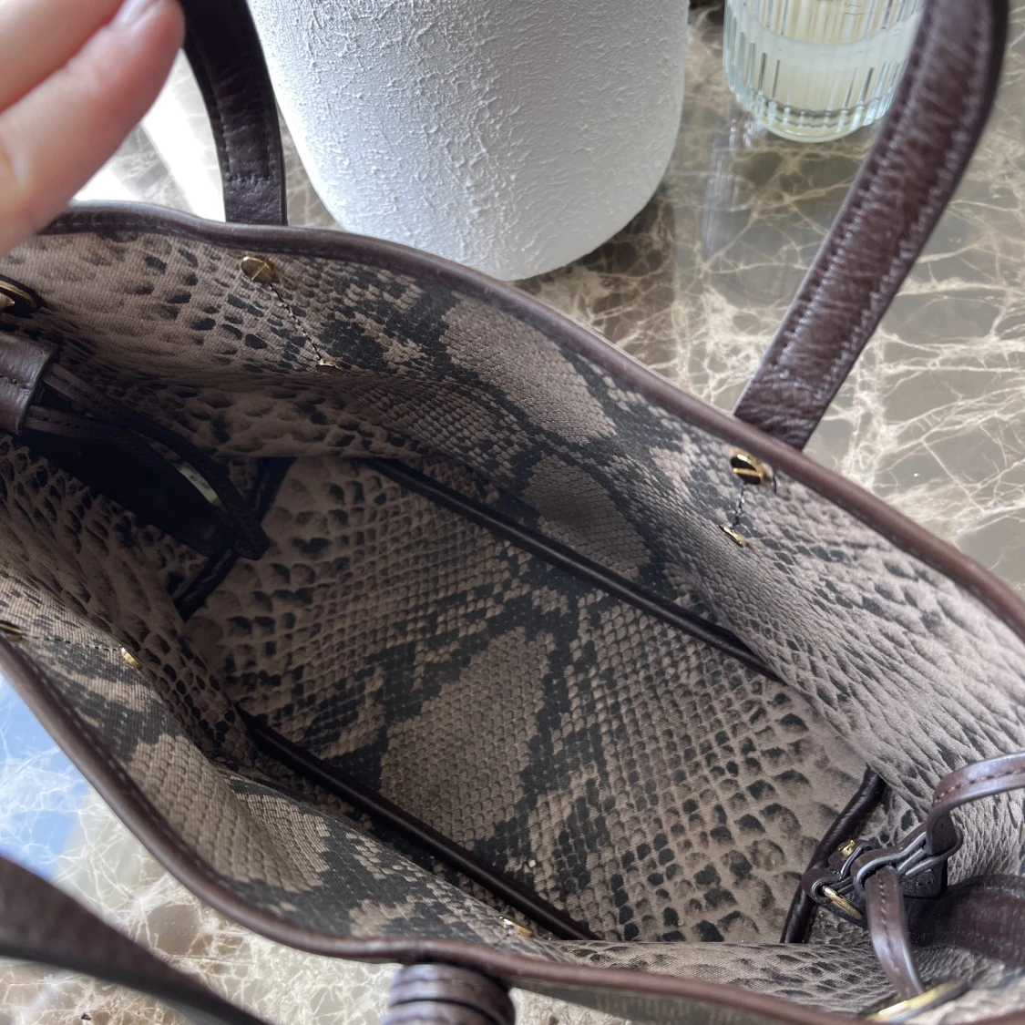 Michael Kors väska - orm mönster - 90