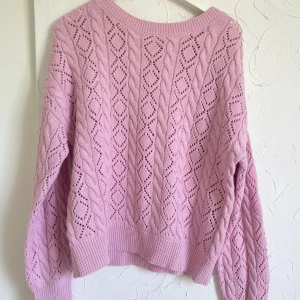 Rosa stickad tröja💗 - En rosa stickad tröja aldrig använd så super bra skick!!