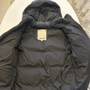 Kenzo jacka - Kenzo jacka som är perfekt till vintern, säljer då jag har en ny jacka