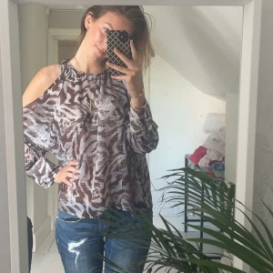 Zara blus - Jätte fin zara blus perfekt till varma sommar dagar eller fest 🥰