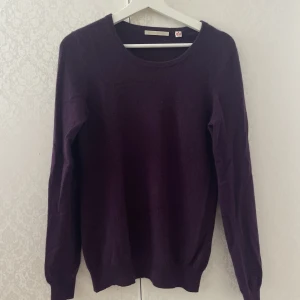 Cashmere tröja  - Cashmere tröja från uniqlo💜endast använd 1 gång! Säljs i befintligt skick 
