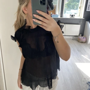 Blus - Använd en gång och kommer inte mer till använding! Som ny!☺️