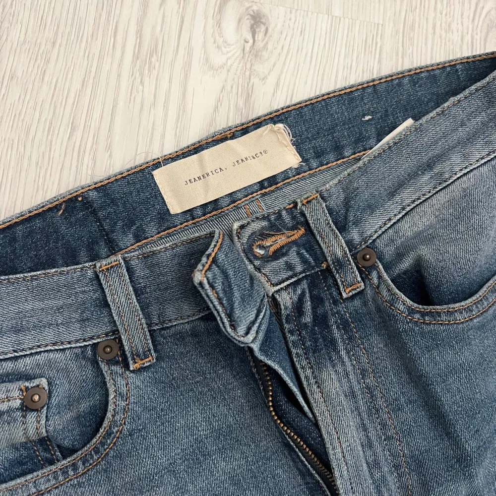 Långa raka jeans, perfekt blå färg👌 super sköna och lite strechiga!! Bra skick . Jeans & Byxor.