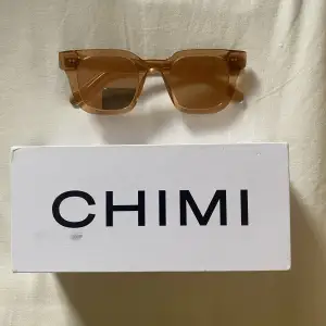 Säljer minna chimi 04 peach med spegelglas. Spris går att diskutera vid snabb affär🙏🏻
