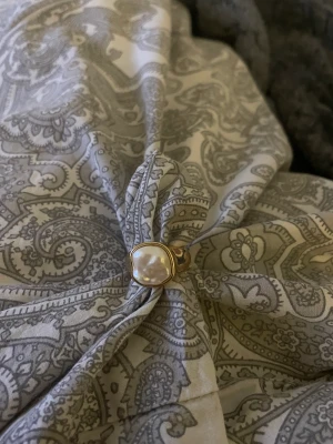 Ringar guld - Säljer 3 super fina guldringar köpta från  Göteborg  20kr st eller alla 3 för 45kr