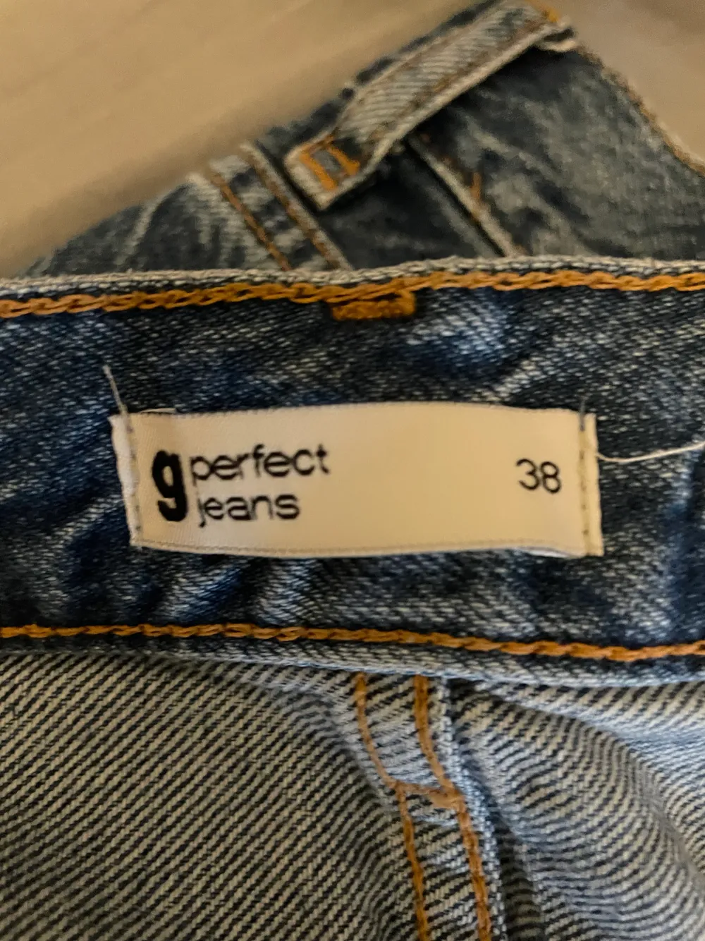 Blå jeans ifrån Gina Tricot, aldrig använda då dom var för små för mig. Jeans & Byxor.
