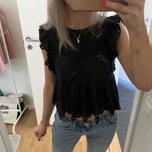 Topp - Jätte fin topp från zara som tyvärr inte kommer till användning!❤️