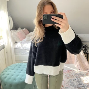 Stickad tröja - Supersöt stickad❤️