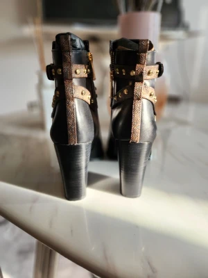 Michel kors klackskor - De är för stora men jätte fina🫶🏼🫶🏼