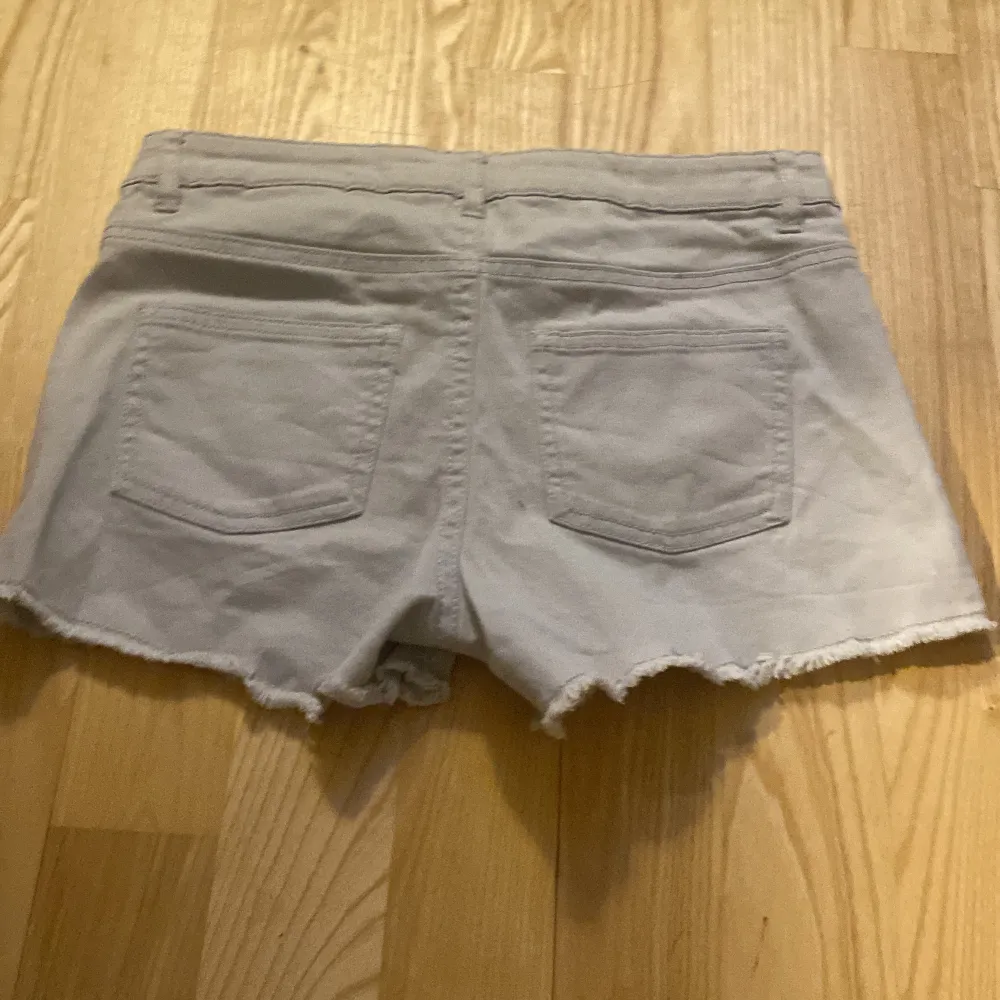  ett par shorts från H&M 🌷 storlek 158😊. Shorts.