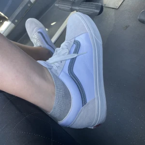 Vans skor  - Snygga vans skor använda fåtal gånger cond 8/10, köpta på jd för 1100 