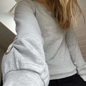 Lindex top - Top från Lindex med v-ringning 