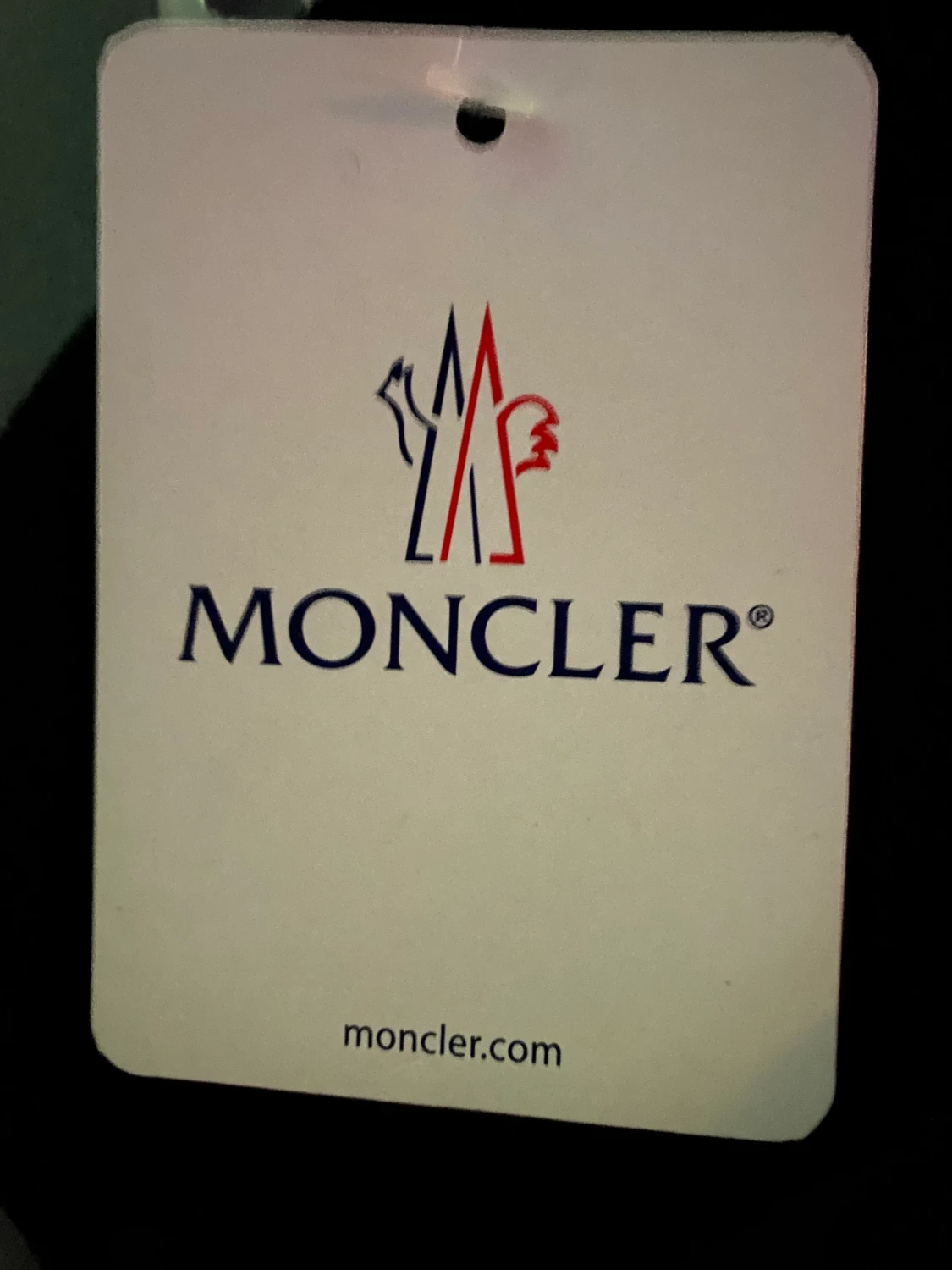 Moncler mössa  - 90