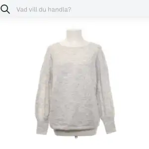 Söker denna tröja från only. Vet någon vad den heter eller någon som har den? 