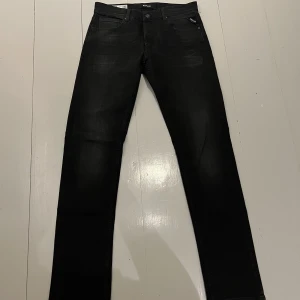 Replay Grover - Säljer dessa Replay Grover 31/34, Aldrig använda.