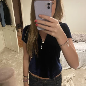 Sammetströja - Superfin, passar till mycket❤️ från Massimo dutti, köpt för 600