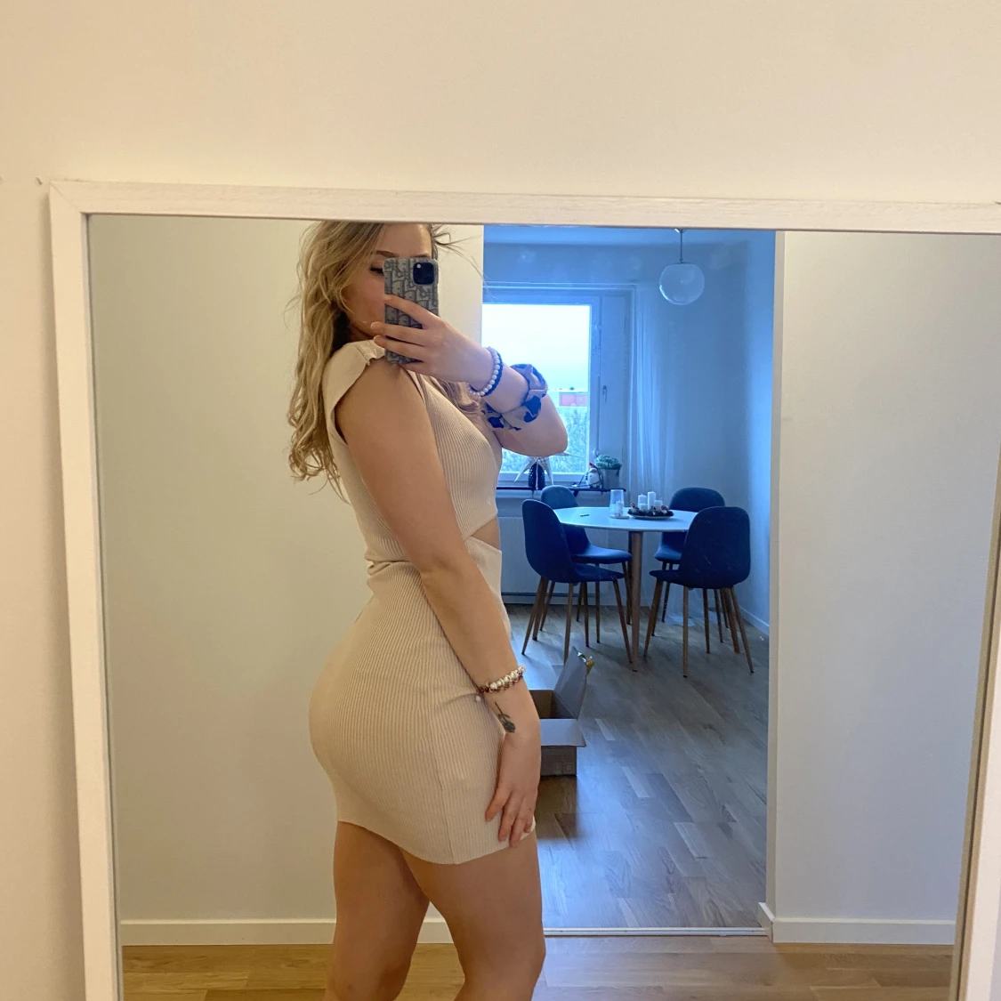 Beige klänning  - 90