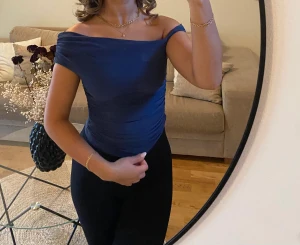 Off shoulder topp blå  - Jätte fint skick 