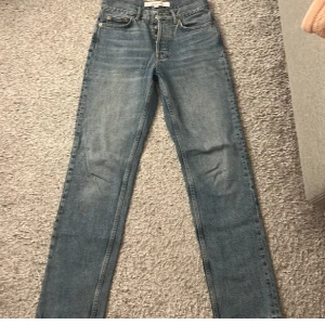Blåajeans  - Knappt använda, samma som de andra som jag säljer 