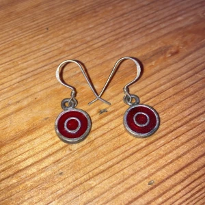 Örhängen, Krokarna är i silver❤️ - Örhängen med silver krokar