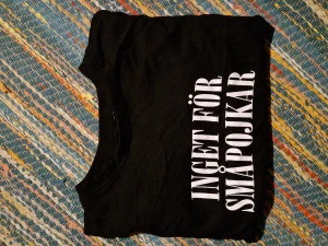 croppad tshirt - croppad tshirt med rolig text 