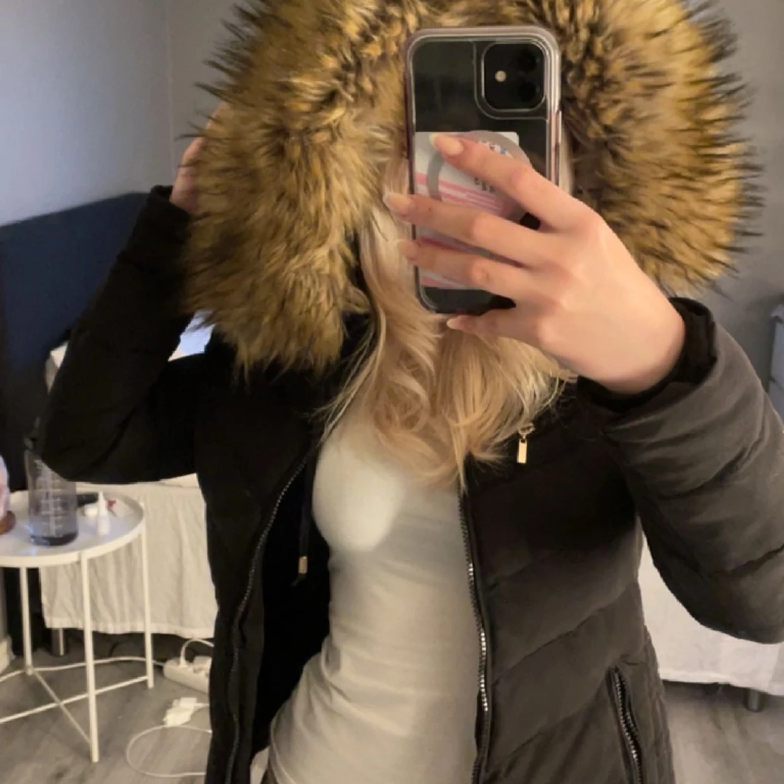 Jacka med fuskpäls