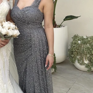 Fest Klänning  - Köpt i Turkiet för 5000 kr säljer den för 3500 använd i 6 timmar 